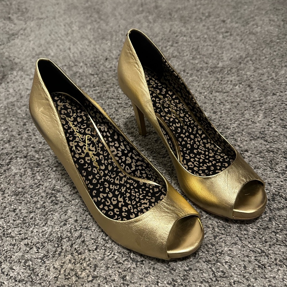Jessica Simpson Elegant Gold Peep-Toe Heels